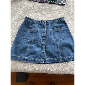 Women's Denim Skirt with front buttons and pockets